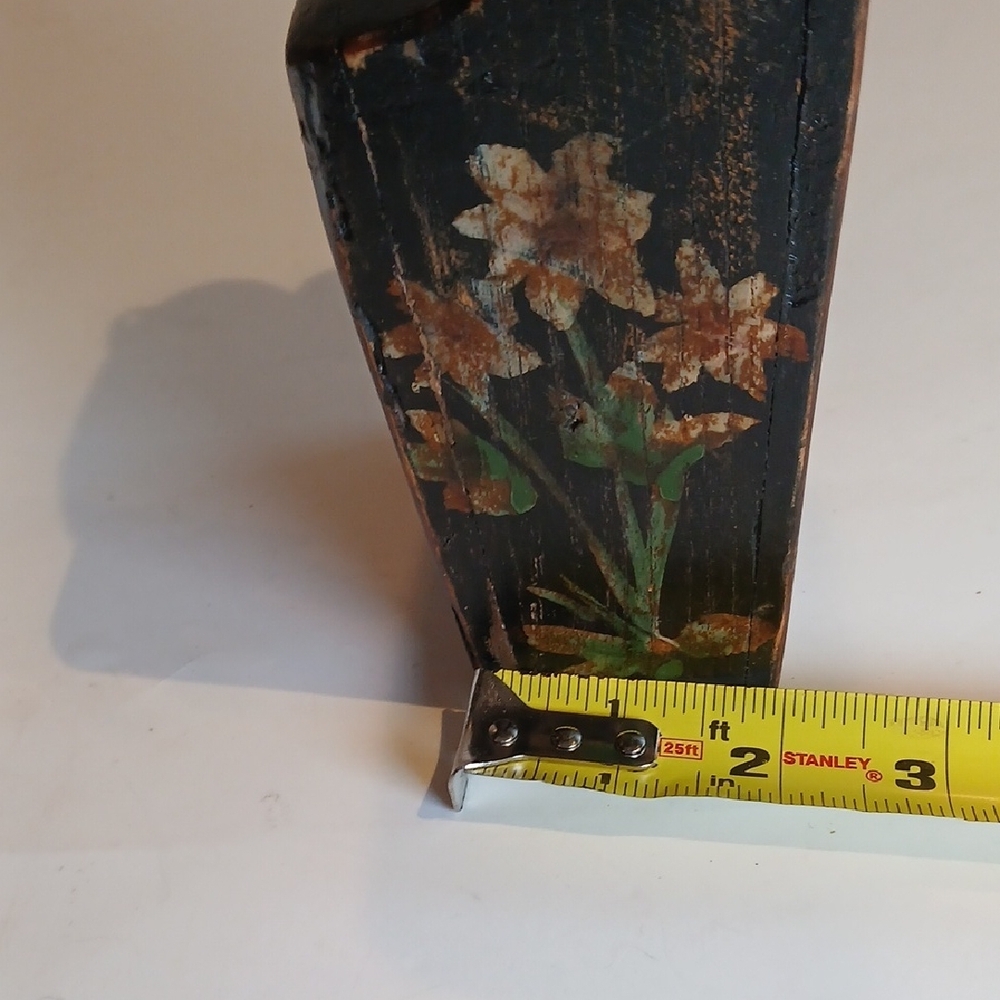 π―οΈ Antique Wood Mounted Candlestick Box | Early 1900s | Hand Painted Floral - Picture 8 of 13